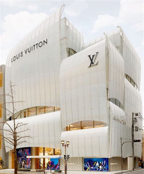 espace louis vuitton osaka.